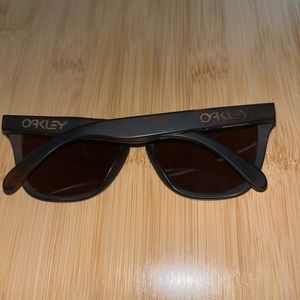 Unisex Oakley Frogskin Sunglasses
